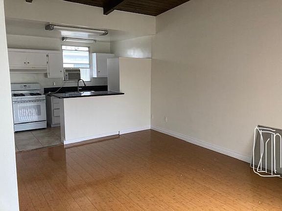 2nd image of 13415 Victory Blvd #24