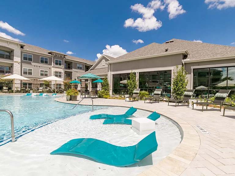 Cue Luxury Apartments — Photo 45