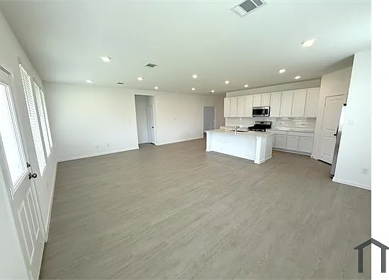 423 Amy St — Photo 14