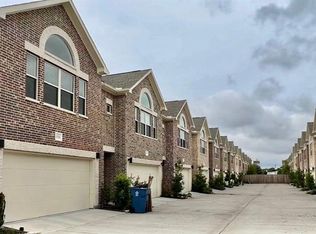 11518 Main Maple Dr, Houston, TX 77025