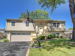 714 N Lawler Ave, Addison, IL 60101