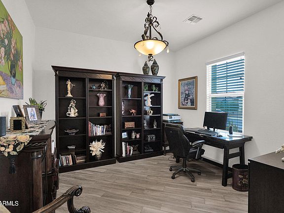 5th image of 274 E LIME Court
