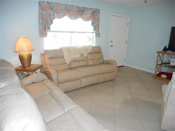 2nd image of 1505 Hillcrest Dr