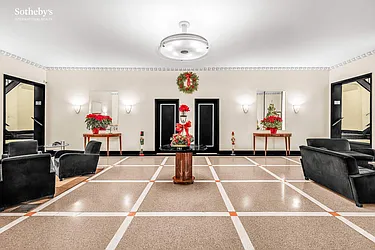 Entry / hallway thumbnail