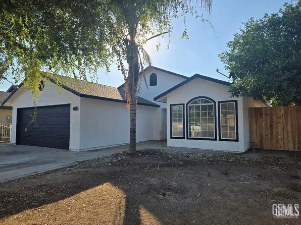 1741 Vassar St, Delano, CA 93215
