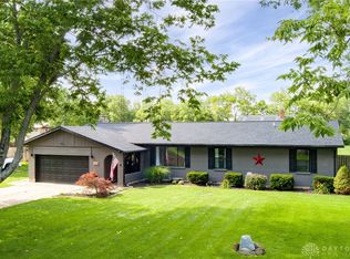 1309 Old Country Ln, Dayton, OH 45414
