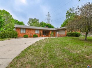 4500 Kirkwood Dr, Lincoln, NE 68516