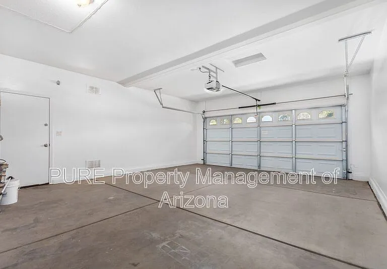 322 S 116th Ave — Photo 4