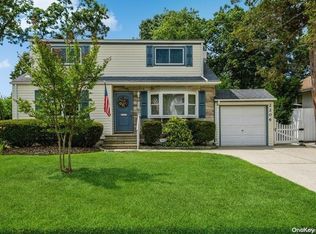 2206 Redmond Rd, Merrick, NY 11566