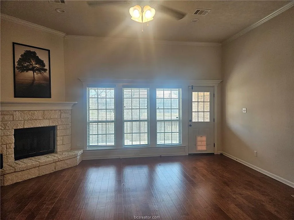 Building Photo - 1208 Brunswick Ct