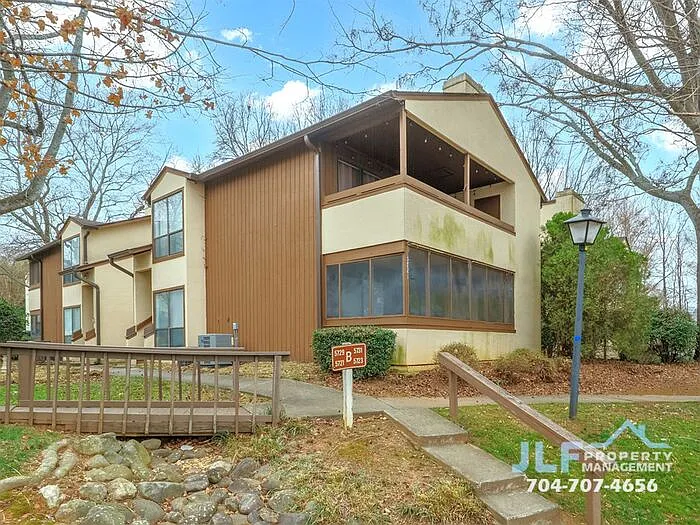 5721 Dockside Dr — Photo 17