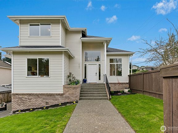 2nd image of 2331 Aberdeen Avenue NE