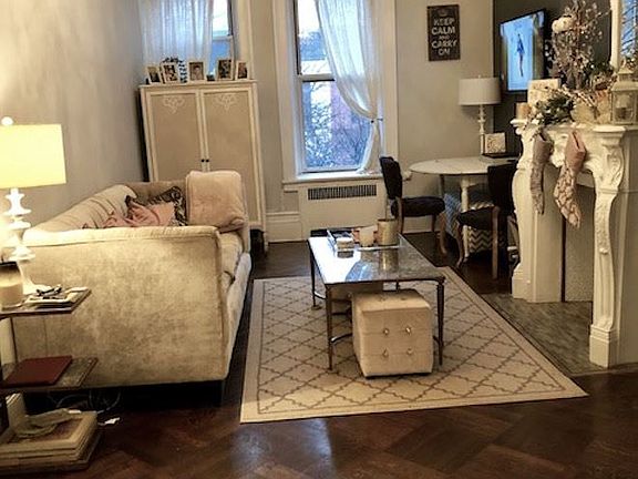 2nd image of 28 W 87th St APT 4A