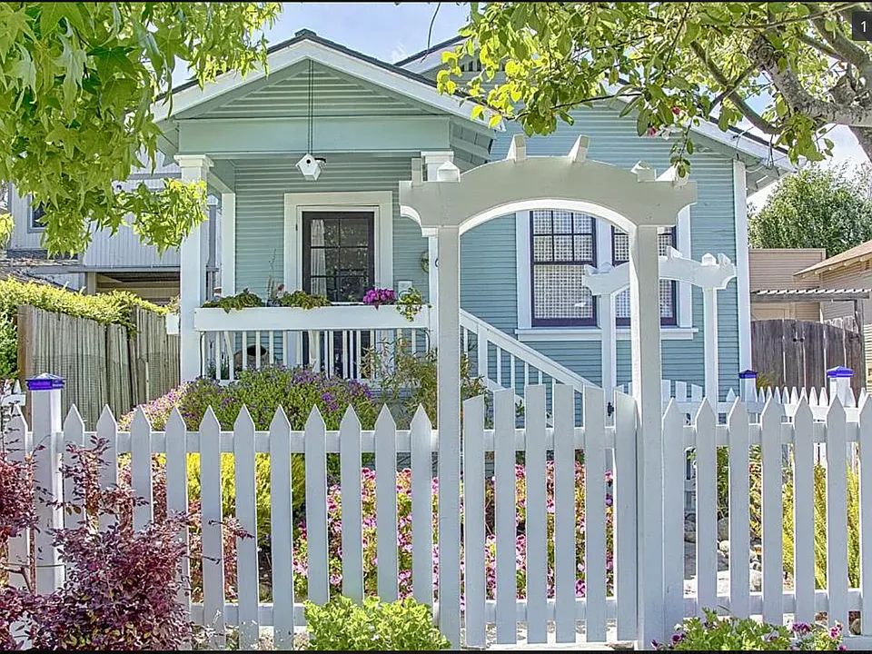 276 Anita St