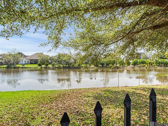 2nd image of 10644 Springtree Ave