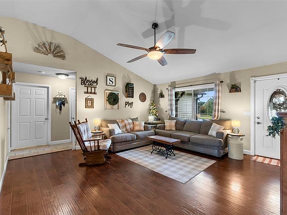2nd image of 600 Pleasant Lake Dr