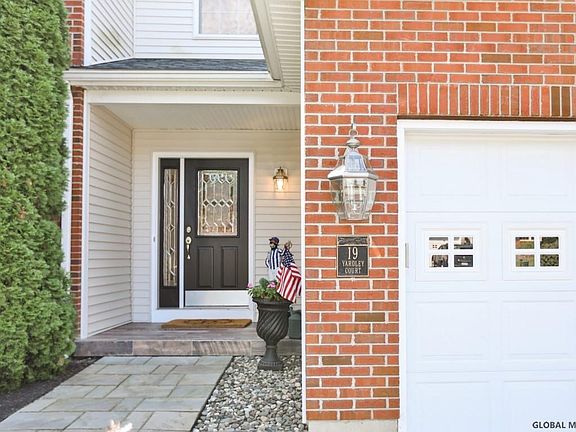2nd image of 19 Yardley Ct