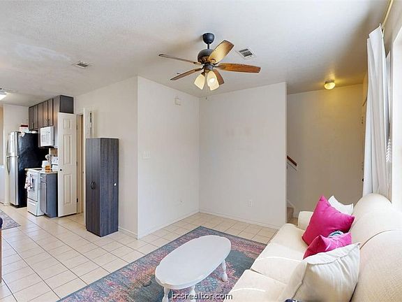 3rd image of 1113 Gridiron Dr