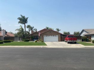 205 Acapulco Dr, Bakersfield, CA 93314