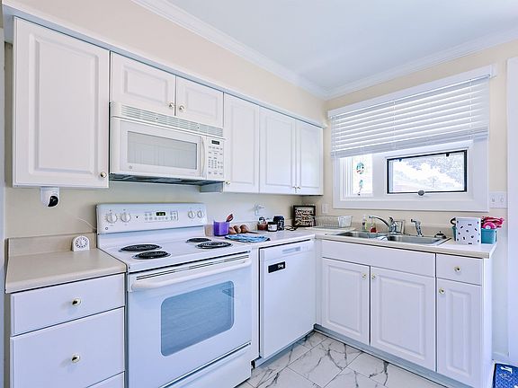 5th image of 854 Pampas Dr. #854