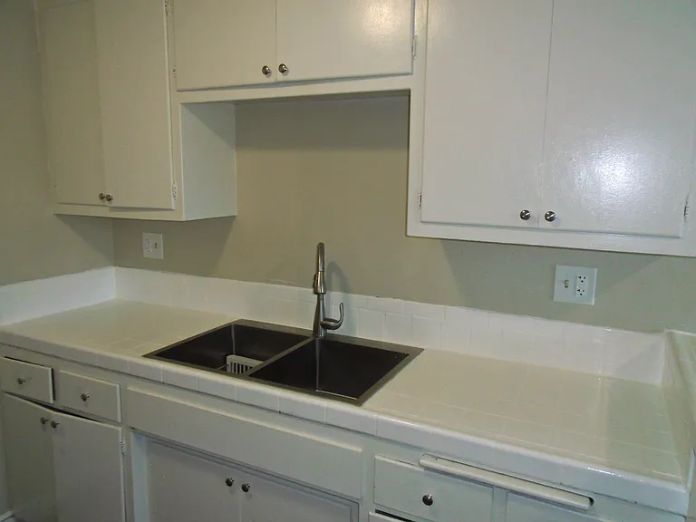 694 Spruce Ave #G — Photo 6