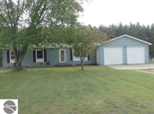 608 Cedardale Rd, Rose City, MI 48654