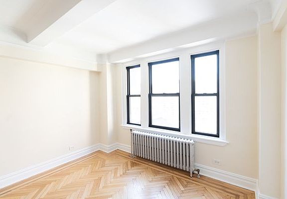 3rd image of 210 E 68th St APT 11K