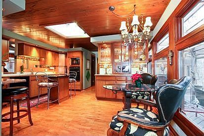 5th image of 20535 Hellenic Dr