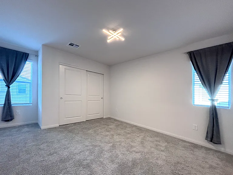 2833 Champagne Gold Ave — Photo 13