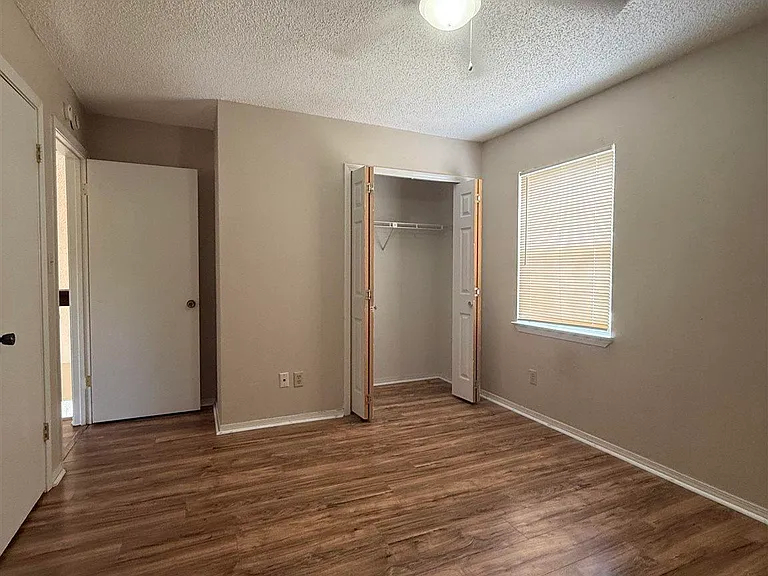 3004 Cedarwood Village Ln — Photo 25
