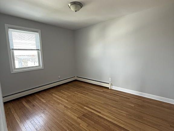 5th image of 39 Beacon St