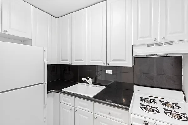 Rented by GoodRock Realty | media 16