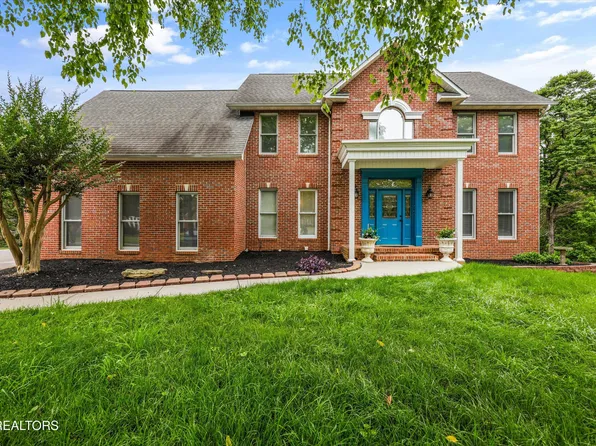 16 Radcliff Ter, Oak Ridge, TN 37830