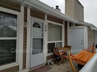 2204 118th St NW #24, Edmonton, AB T6J 5K2