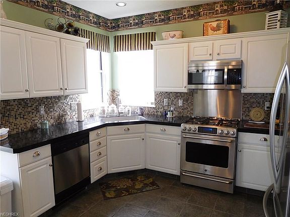 4th image of 26946 Glenside Ct