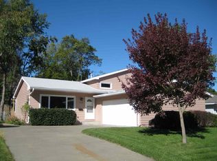 2719 SW McAlister Ave, Topeka, KS 66614