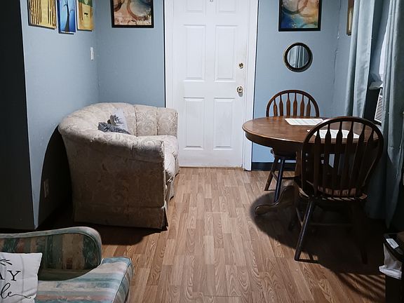 4th image of 254 Woodlawn Ave Room A