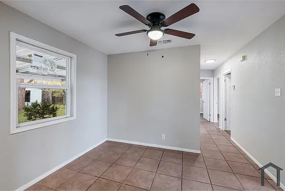 3 bed, $1,475 — Photo 4