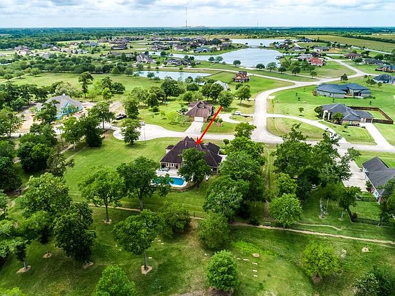 2nd image of 203 Shady Bend Ct