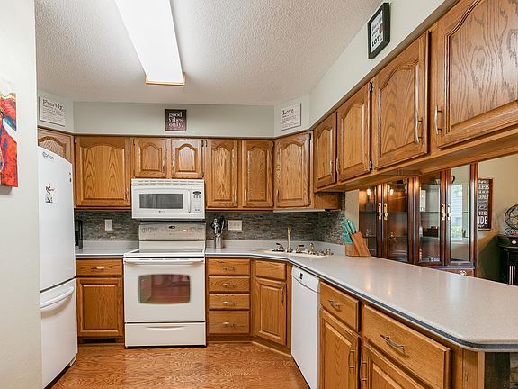 5th image of 414 Gillette St Unit C