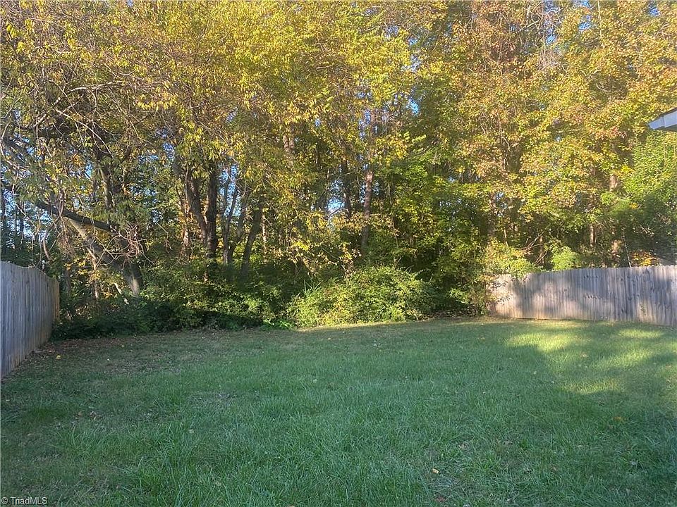 2nd image of 3933 Eastland Ave