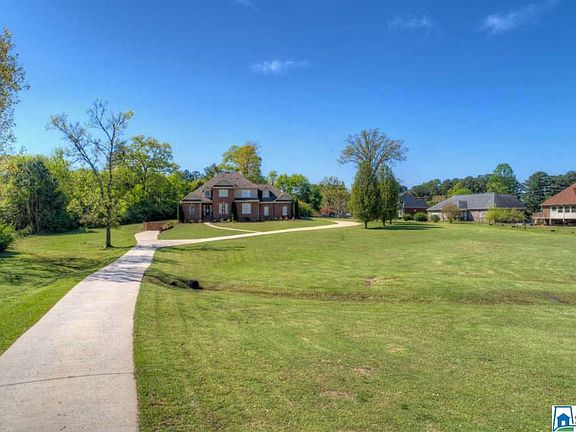 2nd image of 613 Holly Dr