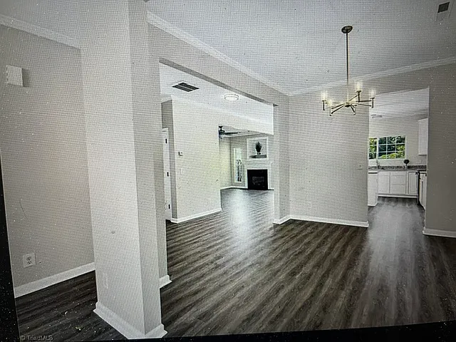 1924 Munn Cir — Photo 5