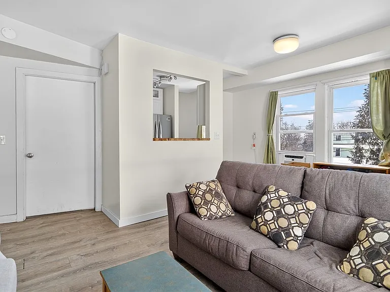 303 Cornell St #B — Photo 5