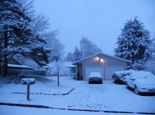 215 Charles Ct, Newberg, OR 97132