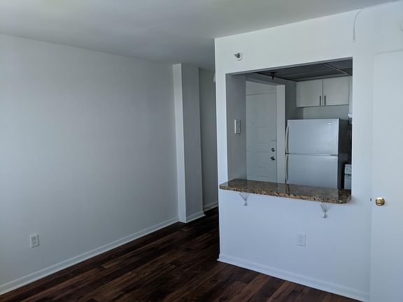 4th image of 810 Washington Ave #108