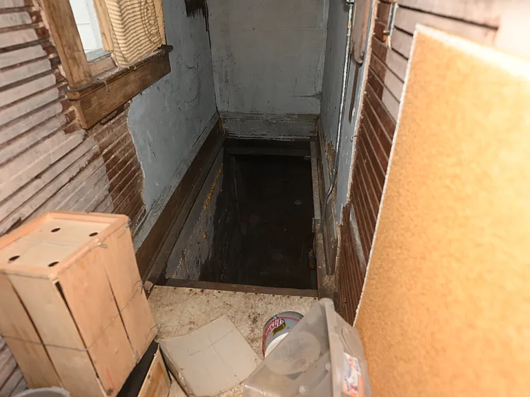 440 W Sawyer St — Photo 51