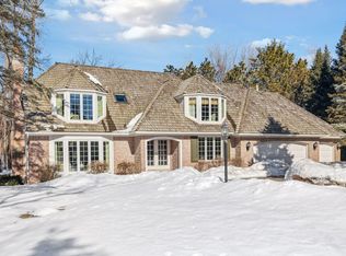 1 Meadowlark Ln, North Oaks, MN 55127
