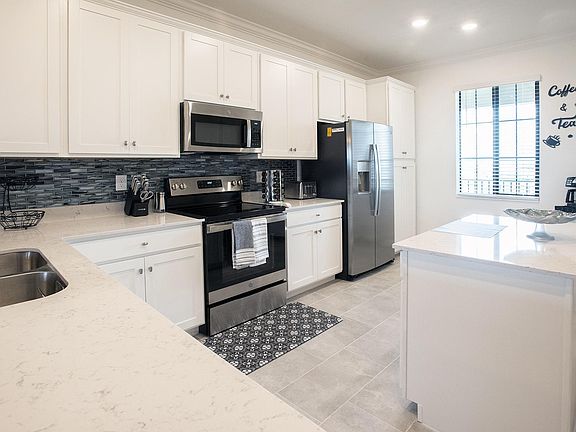 3rd image of 18028 Gawthrop Dr #404