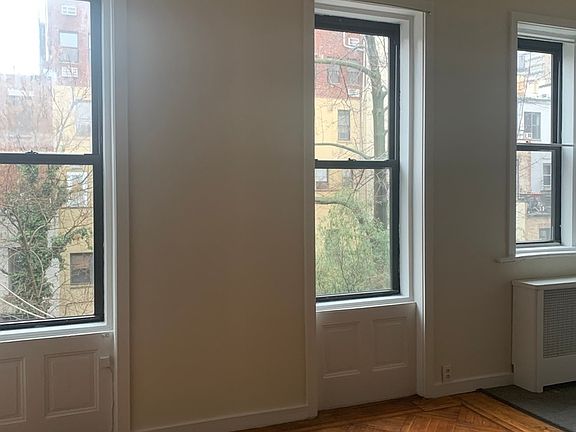3rd image of 155 W 91st St APT B